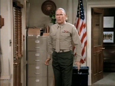 MAJOR_DAD_-_E3X13_WHOS_THAT_BLONDE_166.jpg
