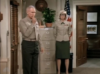 MAJOR_DAD_-_E3X13_WHOS_THAT_BLONDE_179.jpg