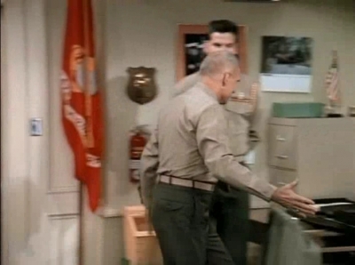 MAJOR_DAD_-_E3X13_WHOS_THAT_BLONDE_194.jpg