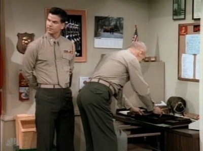 MAJOR_DAD_-_E3X13_WHOS_THAT_BLONDE_197.jpg
