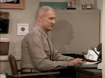 MAJOR_DAD_-_E3X13_WHOS_THAT_BLONDE_264.jpg
