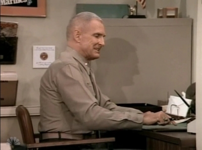 MAJOR_DAD_-_E3X13_WHOS_THAT_BLONDE_266.jpg