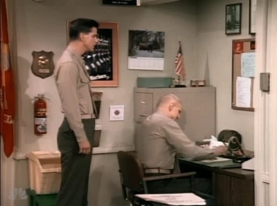 MAJOR_DAD_-_E3X13_WHOS_THAT_BLONDE_286.jpg