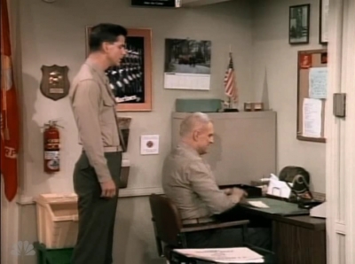 MAJOR_DAD_-_E3X13_WHOS_THAT_BLONDE_287.jpg