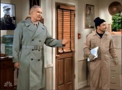 MAJOR_DAD_-_E3X15_THREES_A_CROWD_149.jpg
