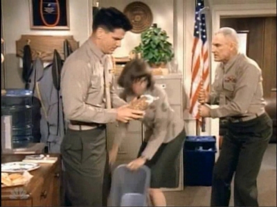 MAJOR_DAD_-_E3X15_THREES_A_CROWD_240.jpg