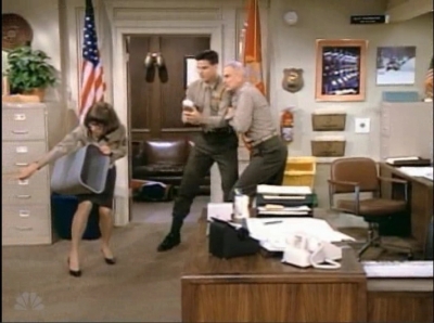 MAJOR_DAD_-_E3X15_THREES_A_CROWD_260.jpg