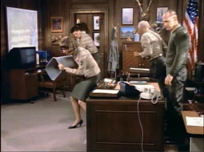 MAJOR_DAD_-_E3X15_THREES_A_CROWD_315.jpg