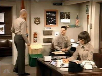 MAJOR_DAD_-_E3X19_WHEN_GUNNY_TALKS_303.jpg