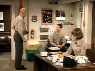 MAJOR_DAD_-_E3X19_WHEN_GUNNY_TALKS_306.jpg