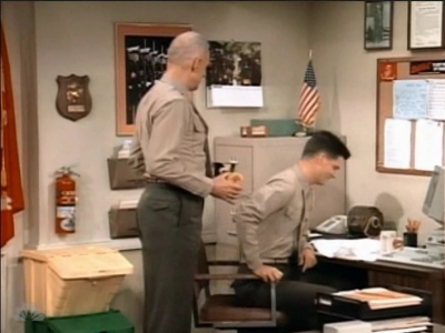 MAJOR_DAD_-_E3X19_WHEN_GUNNY_TALKS_352.jpg