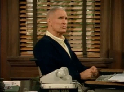 MAJOR_DAD_-_E4X05_THERES_NO_PLACE_LIKE_FARLOW_135.jpg