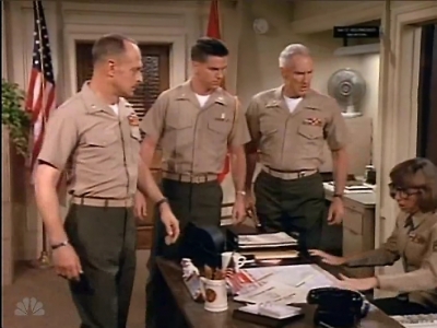 MAJOR_DAD_-_E2X02_WELCOME_TO_HOLLISTER_260.jpg