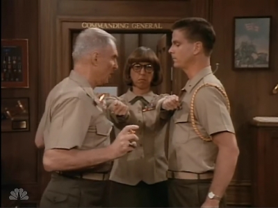 MAJOR_DAD_-_E2X03_GET_A_JOB_269.jpg
