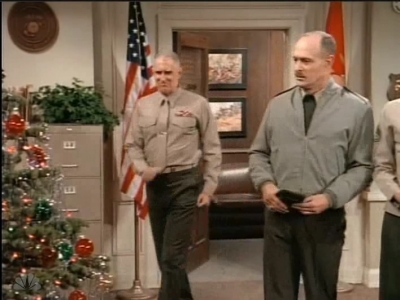 MAJOR_DAD_-_E2X12_THE_GIFT_OF_THE_MAJOR_001008.jpg