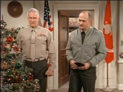 MAJOR_DAD_-_E2X12_THE_GIFT_OF_THE_MAJOR_001016.jpg