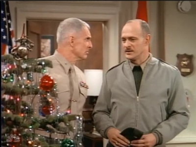 MAJOR_DAD_-_E2X12_THE_GIFT_OF_THE_MAJOR_001032.jpg