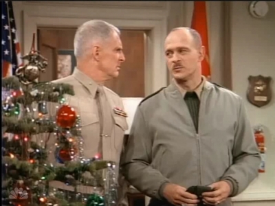 MAJOR_DAD_-_E2X12_THE_GIFT_OF_THE_MAJOR_001045.jpg