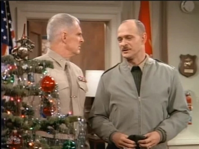 MAJOR_DAD_-_E2X12_THE_GIFT_OF_THE_MAJOR_001046.jpg