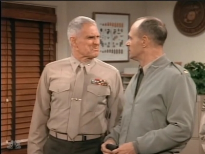 MAJOR_DAD_-_E2X12_THE_GIFT_OF_THE_MAJOR_001052.jpg