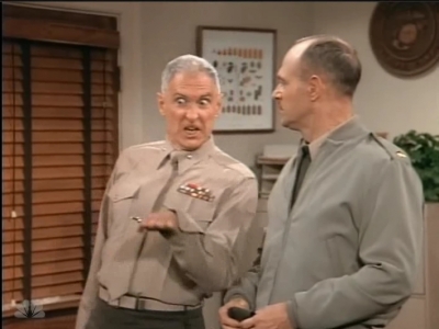 MAJOR_DAD_-_E2X12_THE_GIFT_OF_THE_MAJOR_001056.jpg