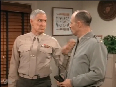 MAJOR_DAD_-_E2X12_THE_GIFT_OF_THE_MAJOR_001067.jpg