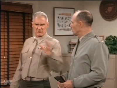 MAJOR_DAD_-_E2X12_THE_GIFT_OF_THE_MAJOR_001069.jpg