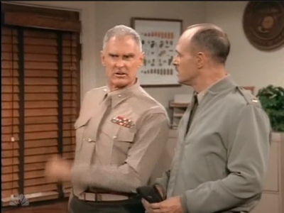 MAJOR_DAD_-_E2X12_THE_GIFT_OF_THE_MAJOR_001072.jpg