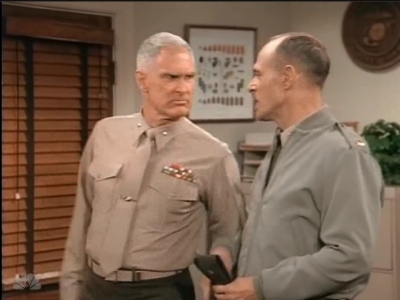 MAJOR_DAD_-_E2X12_THE_GIFT_OF_THE_MAJOR_001073.jpg