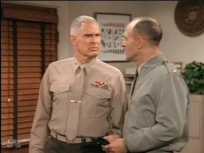 MAJOR_DAD_-_E2X12_THE_GIFT_OF_THE_MAJOR_001080.jpg
