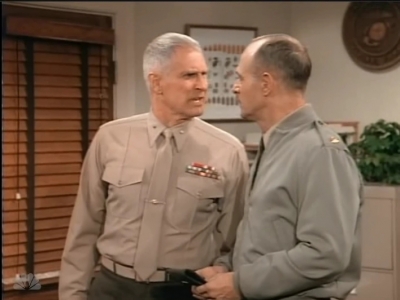 MAJOR_DAD_-_E2X12_THE_GIFT_OF_THE_MAJOR_001085.jpg
