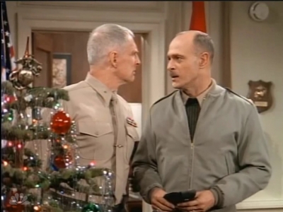MAJOR_DAD_-_E2X12_THE_GIFT_OF_THE_MAJOR_001097.jpg
