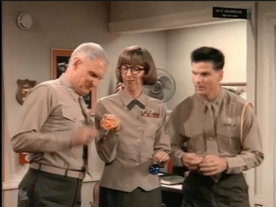 MAJOR_DAD_-_E2X12_THE_GIFT_OF_THE_MAJOR_001134.jpg