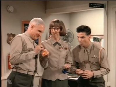 MAJOR_DAD_-_E2X12_THE_GIFT_OF_THE_MAJOR_001135.jpg
