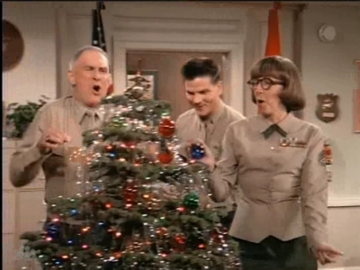 MAJOR_DAD_-_E2X12_THE_GIFT_OF_THE_MAJOR_001148.jpg