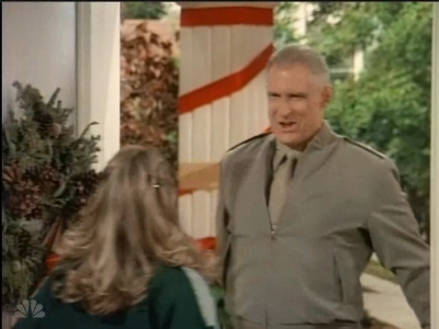 MAJOR_DAD_-_E2X12_THE_GIFT_OF_THE_MAJOR_001158.jpg