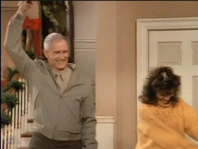 MAJOR_DAD_-_E2X12_THE_GIFT_OF_THE_MAJOR_001174.jpg