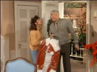 MAJOR_DAD_-_E2X12_THE_GIFT_OF_THE_MAJOR_001246.jpg