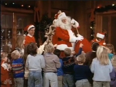 MAJOR_DAD_-_E2X12_THE_GIFT_OF_THE_MAJOR_001269.jpg