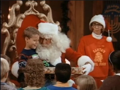 MAJOR_DAD_-_E2X12_THE_GIFT_OF_THE_MAJOR_001305.jpg
