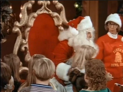 MAJOR_DAD_-_E2X12_THE_GIFT_OF_THE_MAJOR_001322.jpg