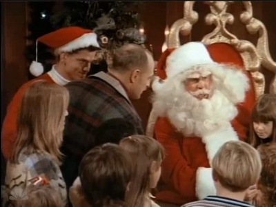 MAJOR_DAD_-_E2X12_THE_GIFT_OF_THE_MAJOR_001338.jpg