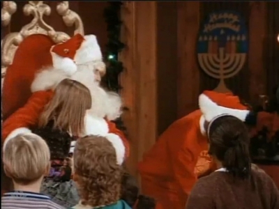 MAJOR_DAD_-_E2X12_THE_GIFT_OF_THE_MAJOR_001350.jpg