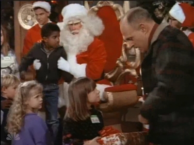 MAJOR_DAD_-_E2X12_THE_GIFT_OF_THE_MAJOR_001366.jpg