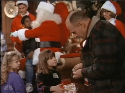 MAJOR_DAD_-_E2X12_THE_GIFT_OF_THE_MAJOR_001372.jpg