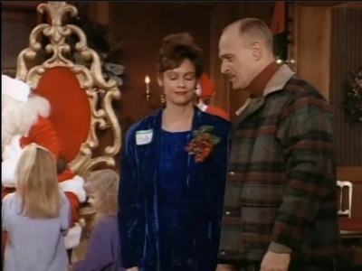 MAJOR_DAD_-_E2X12_THE_GIFT_OF_THE_MAJOR_001389.jpg