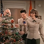 MAJOR_DAD_-_E2X12_THE_GIFT_OF_THE_MAJOR_001147.jpg