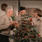 MAJOR_DAD_-_E2X12_THE_GIFT_OF_THE_MAJOR_001152.jpg