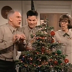 MAJOR_DAD_-_E2X12_THE_GIFT_OF_THE_MAJOR_001154.jpg