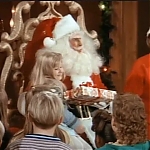 MAJOR_DAD_-_E2X12_THE_GIFT_OF_THE_MAJOR_001319.jpg